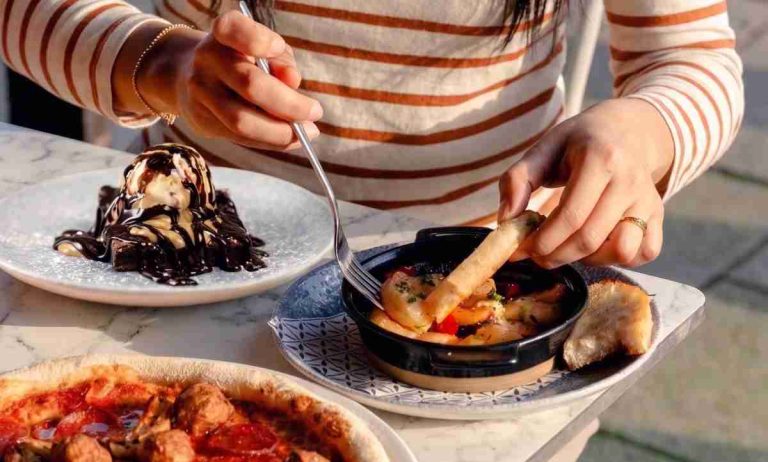Bella Italia Serves Up Free Garlic King Prawns And Chocolate Brownies To Help Students Celebrate Results Day