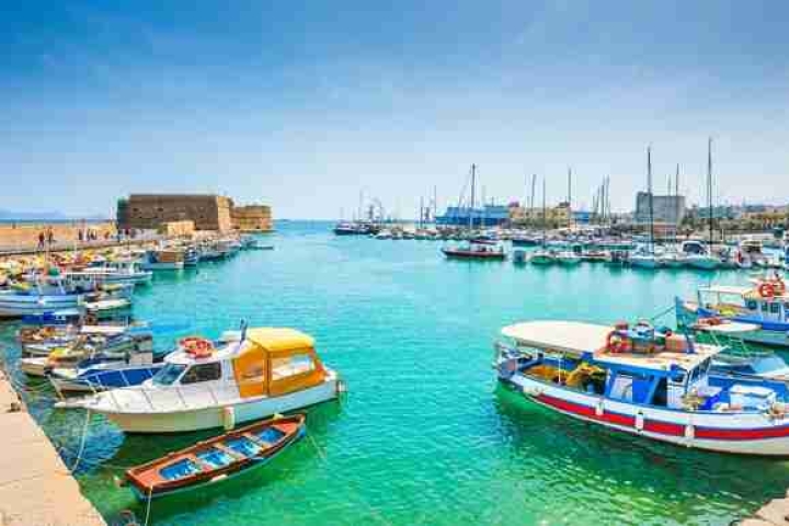 heraklion_harbour_444f9_thumb_2.jpg